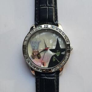 Vintage Turner Entertainment Wizard Of Oz Womens Watch Silver Multicolor Dial